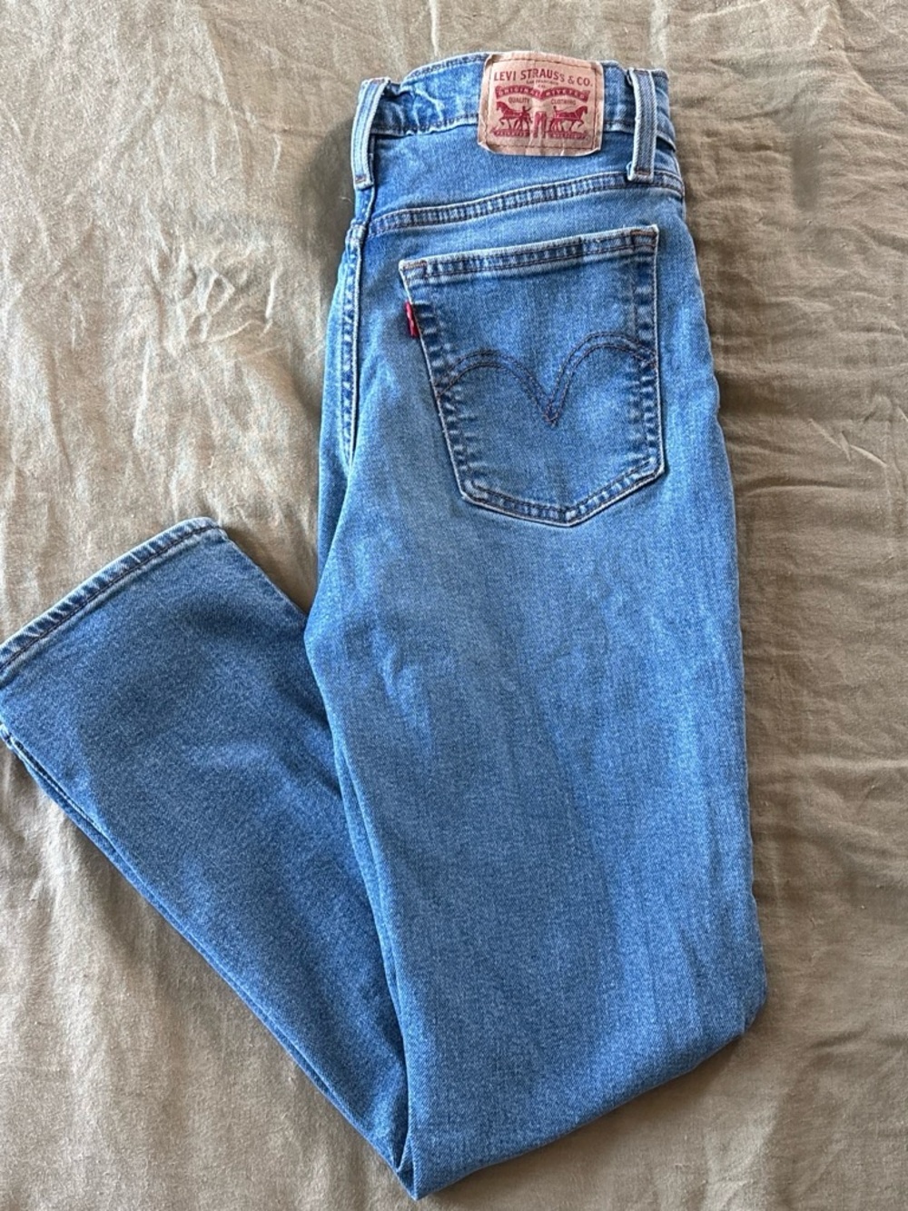 Levi's Women's Light Blue High-Rise Straight Jeans